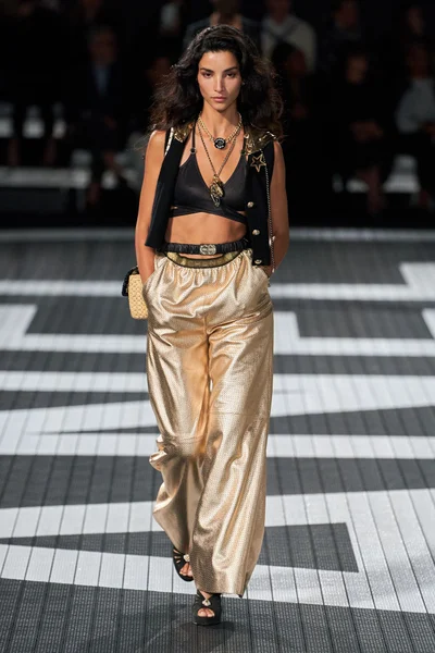 Look 57